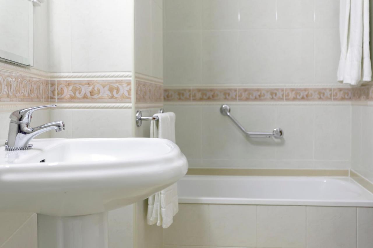 Hotel America Феррол Экстерьер фото