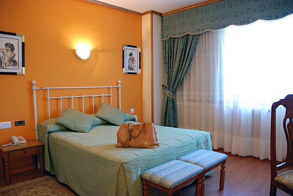 Hotel America Феррол Экстерьер фото