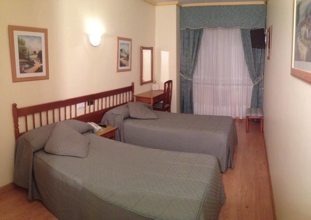 Hotel America Феррол Экстерьер фото