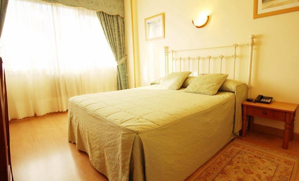 Hotel America Феррол Экстерьер фото